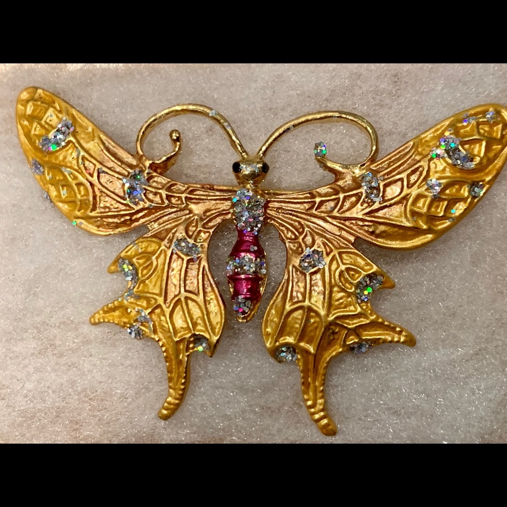 Butterfly brooch/pin